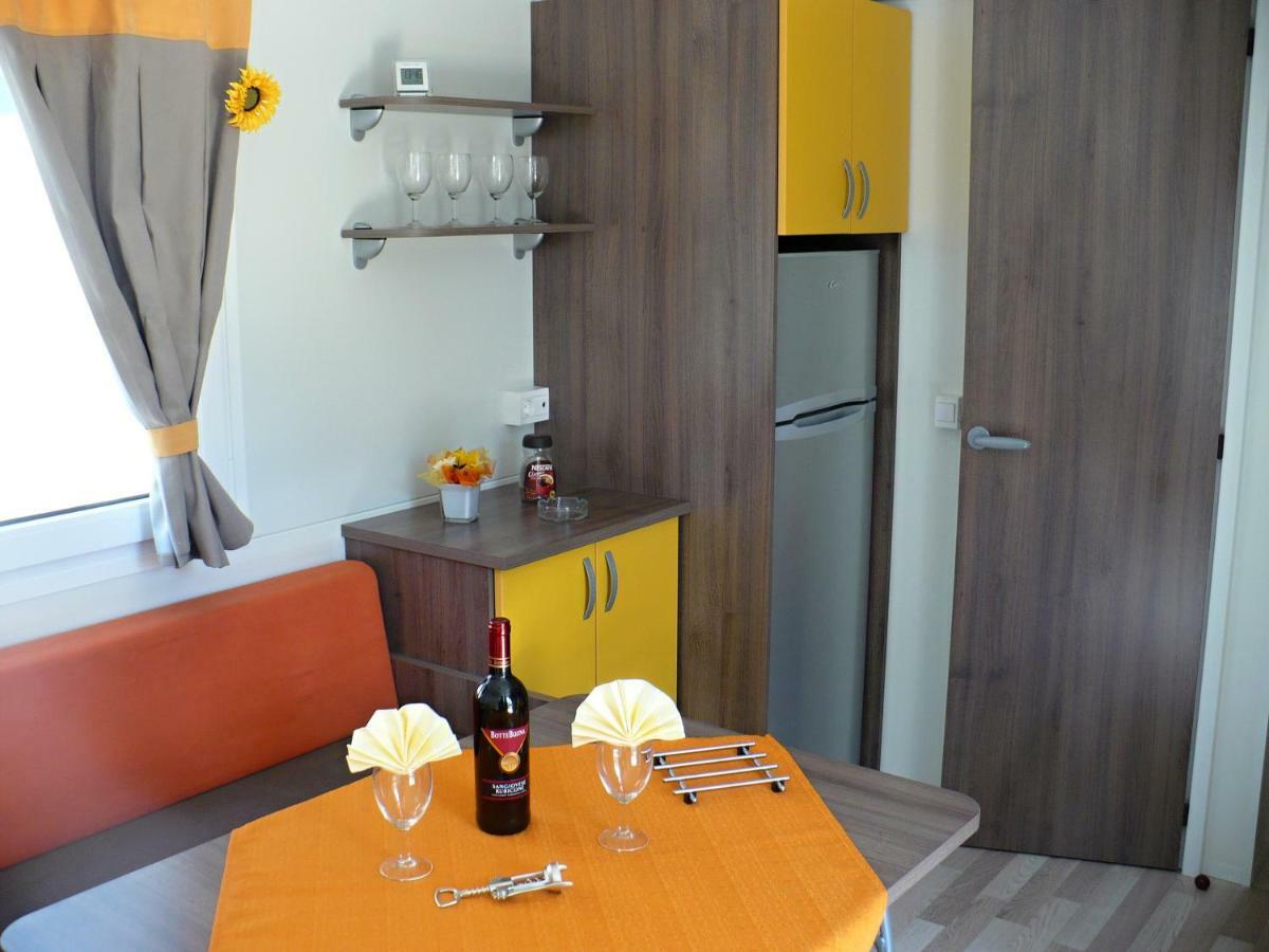 Victoria Mobilehome In Solaris Fkk Naturist Camping Resort Пореч Экстерьер фото